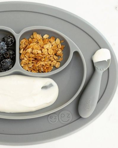 Imagen 6 de 8 de Plato De Silicona Bebe Ezpz Tenedor Cuchara Mini Feeding Set
