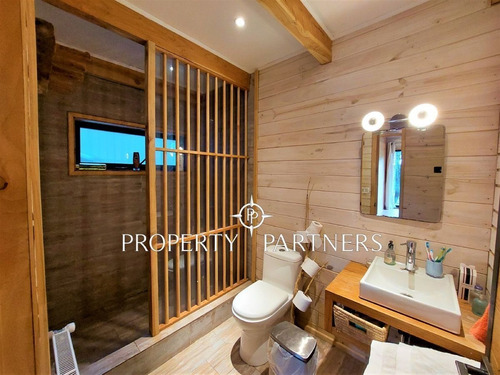 Imagen 26 de 30 de Bellas Casas En Pucón En Reserva Natural