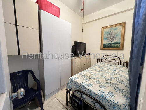 Exclusivo Y Tranquilo Apartamento En Edificio De Baja Intensidad En Venta En Altamira Yf