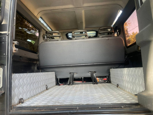 Imagem 12 de 15 de Land Rover Defender 110 County 2.5 Sw 2004 Turbo Diesel 4x4