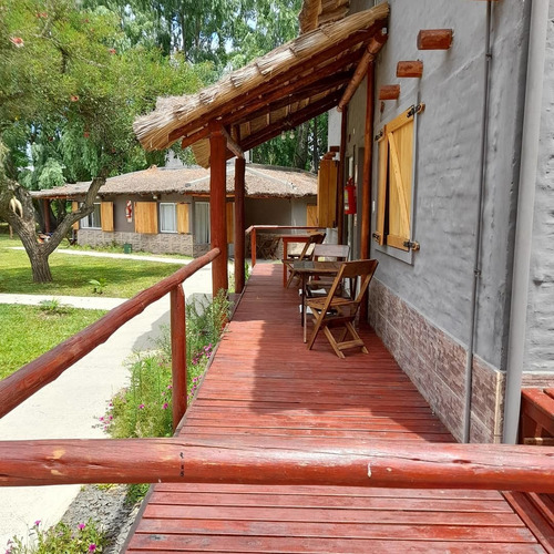 Imagen 7 de 14 de Complejo De Cabañas Aparts Y Duplex En Gualeguaychu , Con Piletas Parrillas ,estacionamiento , Aceptamos Mascotas