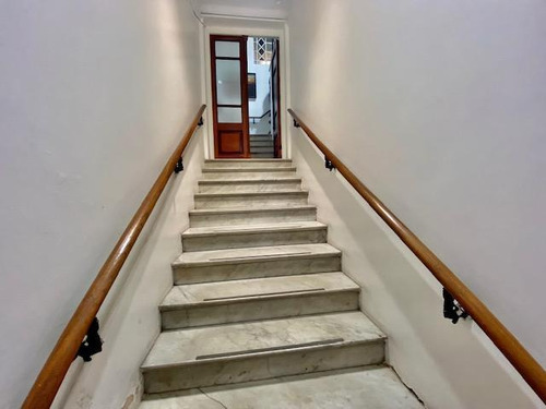 Imagen 2 de 18 de Planta Alta De Estilo / Ideal Uso Profesional Institucional