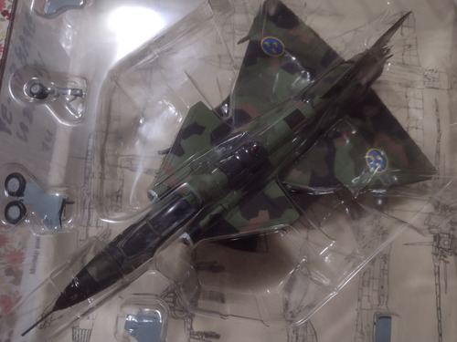 Miniatura Avião Saab J-37 Viggen 1/72 Altaya Verde (Usado)