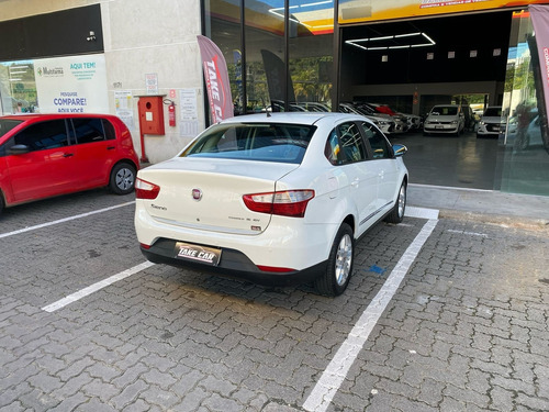 Fiat Grand Siena 1.6 16v Essence Flex Dualogic 4p