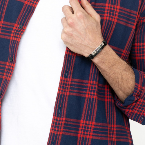 Imagen 3 de 10 de Pulsera Hombre Placa Grabable Color Plata