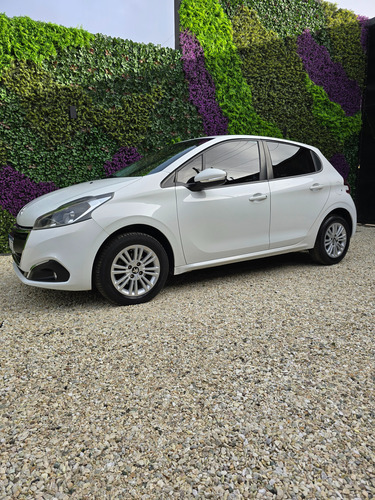 Peugeot 208 1.6 Allure Tiptronic
