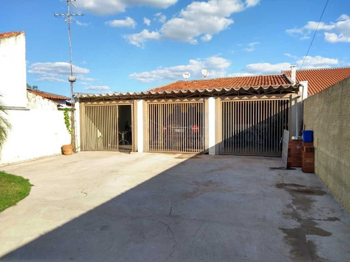 Imagem 2 de 6 de Venda De Casas / Padrão Na Cidade De Araraquara 11060