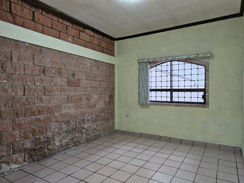 Bodega En Renta Con Oficinas/casa Incluida En Col. San Agustín Torreón Coah.