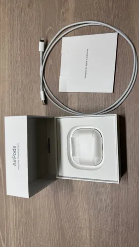 iPhone 15 Pro Max Con AirPods 3 Gen Magsafe Versión (Usado)