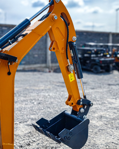 Miniexcavadora Pesatto E16d 1.6 Ton. 2024