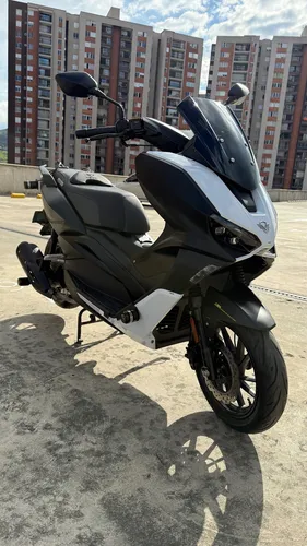 Victory Black 2024 - Como Nueva