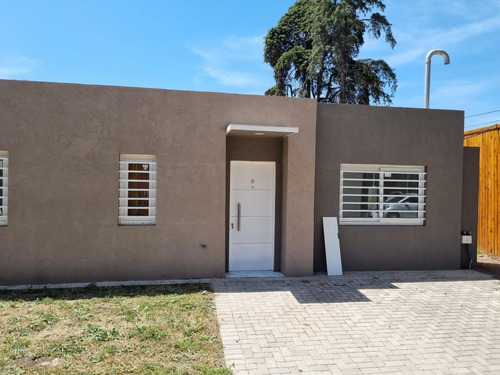 Imagen 14 de 26 de Casa En Venta 3 Ambientes- Grand Bourg