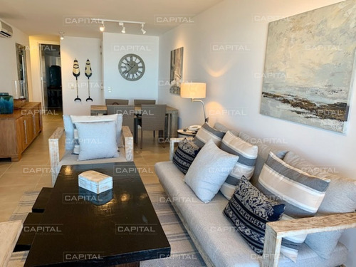 Venta De Apartamento De Dos Dormitorios Con La Mejor Vista Hacia El Atardecer, Punta Ballena- Ref: 30673