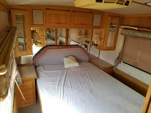 Imagen 6 de 10 de Fleetwood Limited