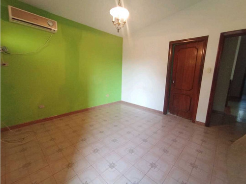 Casa En Venta En Trigal Norte Urb. Piedras Pintadas Ks-8370402