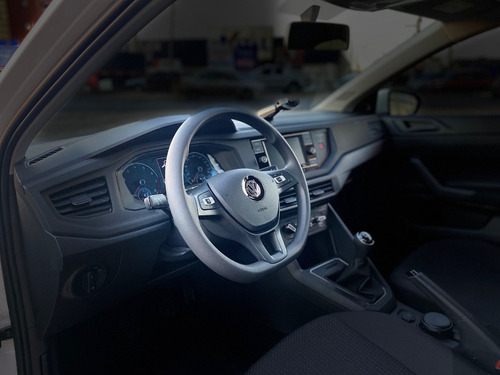Imagen 12 de 14 de Volkswagen Virtus Trendline 1.6 Msi Vehiculosdeloeste