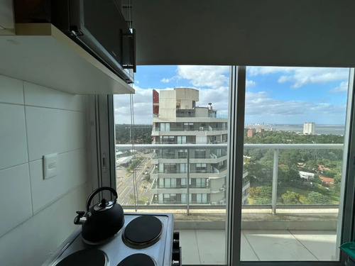 Disponible En Alquiler, Piso Alto, Linda Vista A La Playa Mansa