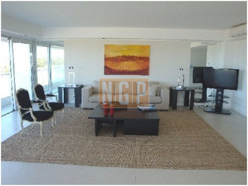 Hermoso Depto De Lujo En La Brava Con Pileta Y Parrillero Propio -ref:9179