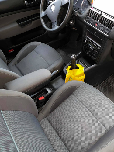 Imagen 7 de 11 de Volkswagen Golf 2010 1.6 Advance
