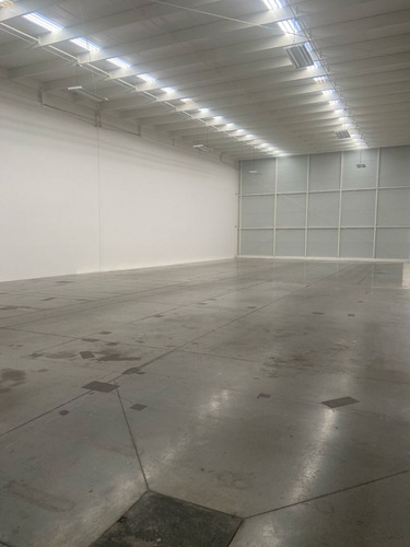 Bodega En Excelente Ubicacion (smart Park) Gto.