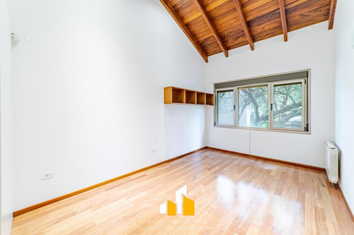 Imagen 13 de 29 de Importante Casa En Venta-lomas De La Carolina