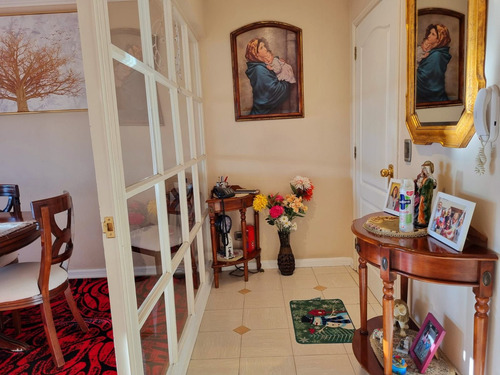 Se Vende Impecable Y Gran Departamento En Edificio Versalles
