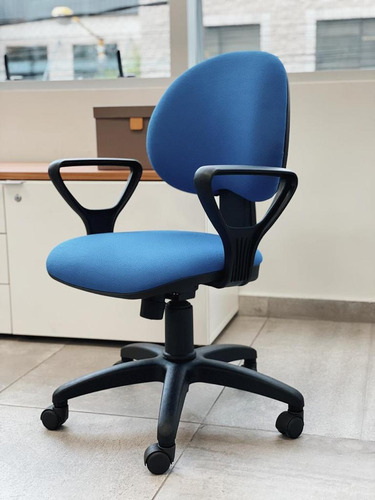 Silla de escritorio de Outlet Arcadia ergonómica azul con tapizado de marathon