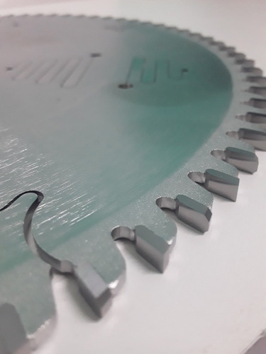 Imagen 3 de 10 de Juego Sierra Para Melamina 250mm Z80 E Incisor 125mm Freud