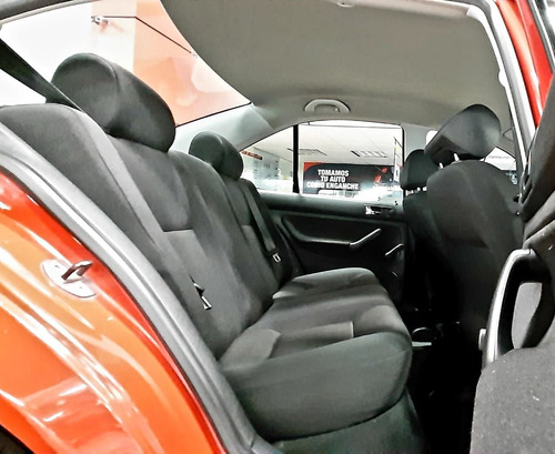 Imagen 15 de 15 de Volkswagen Jetta 2013 Clasico