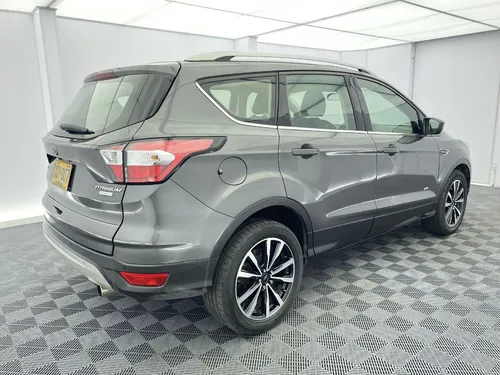 Ford Escape 2.0 Titanium 245 hp