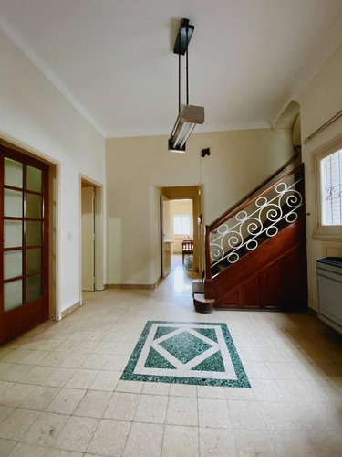 Casa En Venta En Caseros 1343