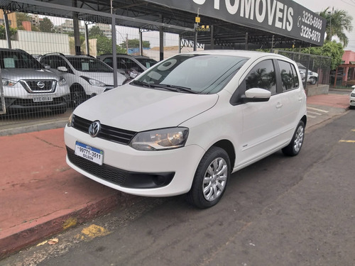 Imagem 2 de 14 de Volkswagen Fox 1.0 Mi 8v Flex 4p Manual