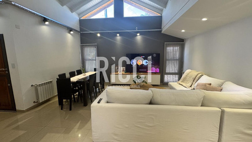 Casa En Venta 4 Ambientes Quilmes. Apto Credito