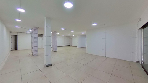 Amplia Propiedad Comercial - Los Conquistadores
