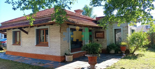 Casa En Venta En Altos De Pinares Con Excelente Terreno - Ref : Eqp5815