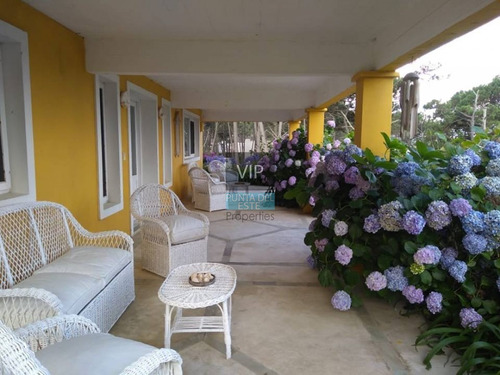 Vendo Hermosa Casa En Laguna Blanca- Ref: 185
