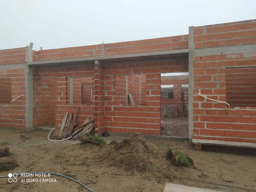 Imagen 2 de 10 de Venta Chalet - Calle 81 Entre 9 Y 10 Mar Del Tuyu