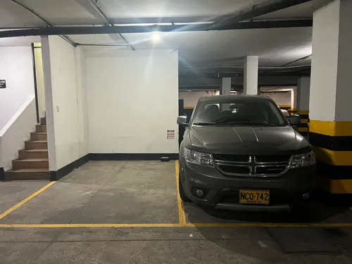 Apartamento En Chicó Norte, Amplio Y Reformado - Área: 178 M2