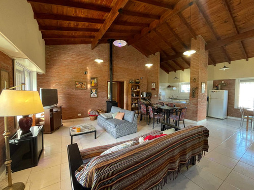 Venta Casa 3 Amb En La Caleta A 5 Cuadras Del Mar
