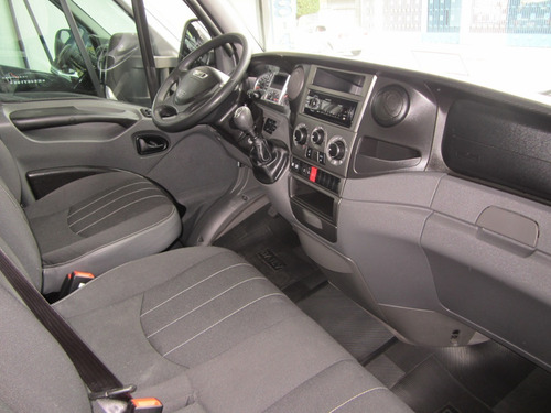 Imagem 9 de 10 de Iveco Daily 35s14 Ano 2019+ Ar Condicionado C/bau , Novissim