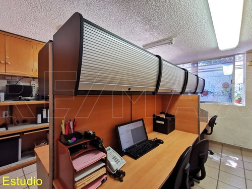 Casa De 215m2t / 347m2c / 4r / 3.5b / 1a / Vigilancia