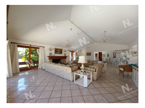 Imagen 12 de 30 de Vende Y Alquila Gran Casa De 5 Dormitorios En Playa Mansa, Punta Del Este
