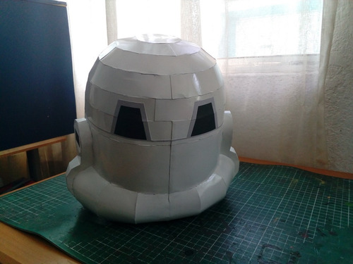 Casco De Stormtrooper Tamaño Real (para Armar En Papel) (Reacondicionado)