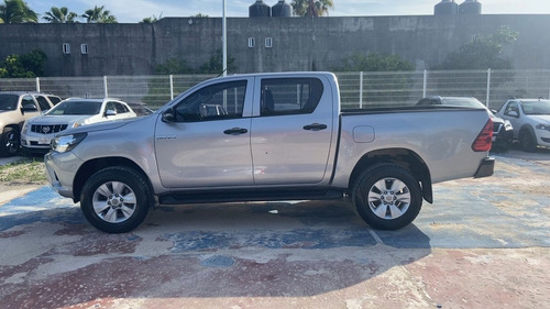 Imagen 2 de 15 de Toyota Huilux Sr 2019