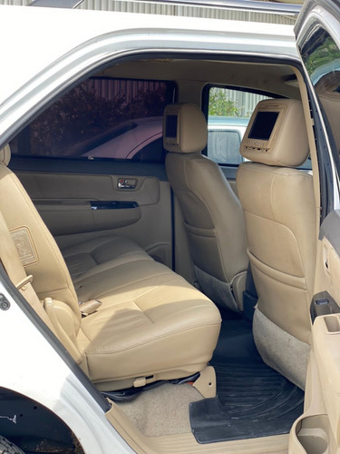 Imagen 10 de 11 de Toyota Fortuner 4x4
