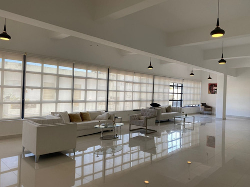 Alquiler Apartamento Amueblado De Tres Habitaciones En La Zona Colonial, Santo Domingo