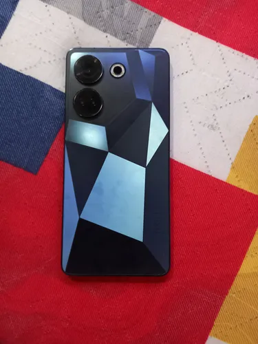 Celular Tecno Camon 20 (Usado)