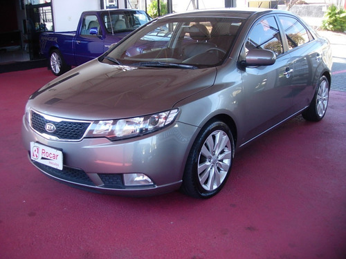 Imagem 1 de 15 de Kia Cerato