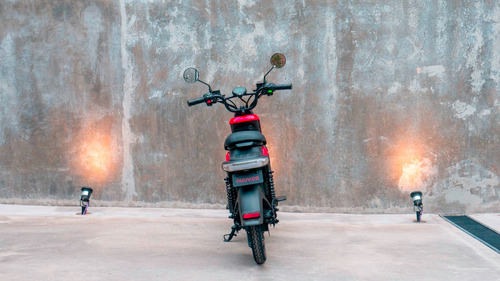 Imagen 7 de 15 de Scooter Nuuv U Pro Eléctrico Motor Bosh Celdas Panasonic