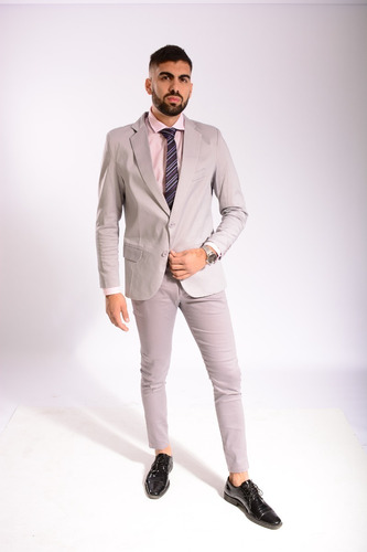 Imagen 3 de 5 de Traje Gris Claro Alpaca